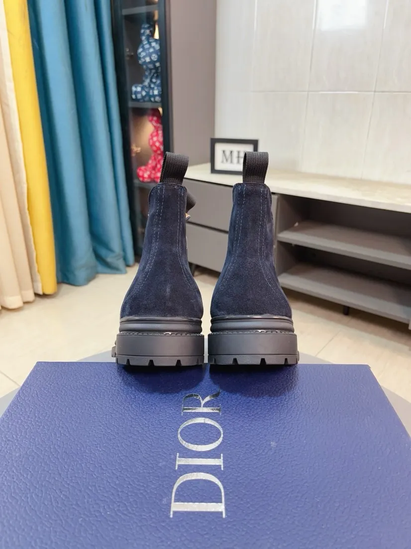 Men's shoes 💰480🌹🌹[Dior] Dior high-top new imported first-layer frosted cowhide ➕Leather lining, designed by European and American masters, perfect shape to create counter quality, solid color raw and wear-resistant outsole, original quality, unique design and beauty, super versatile and very comfortable. High-end without losing taste, fashionable, cold-proof and warm! Absolute focus 38-44 size